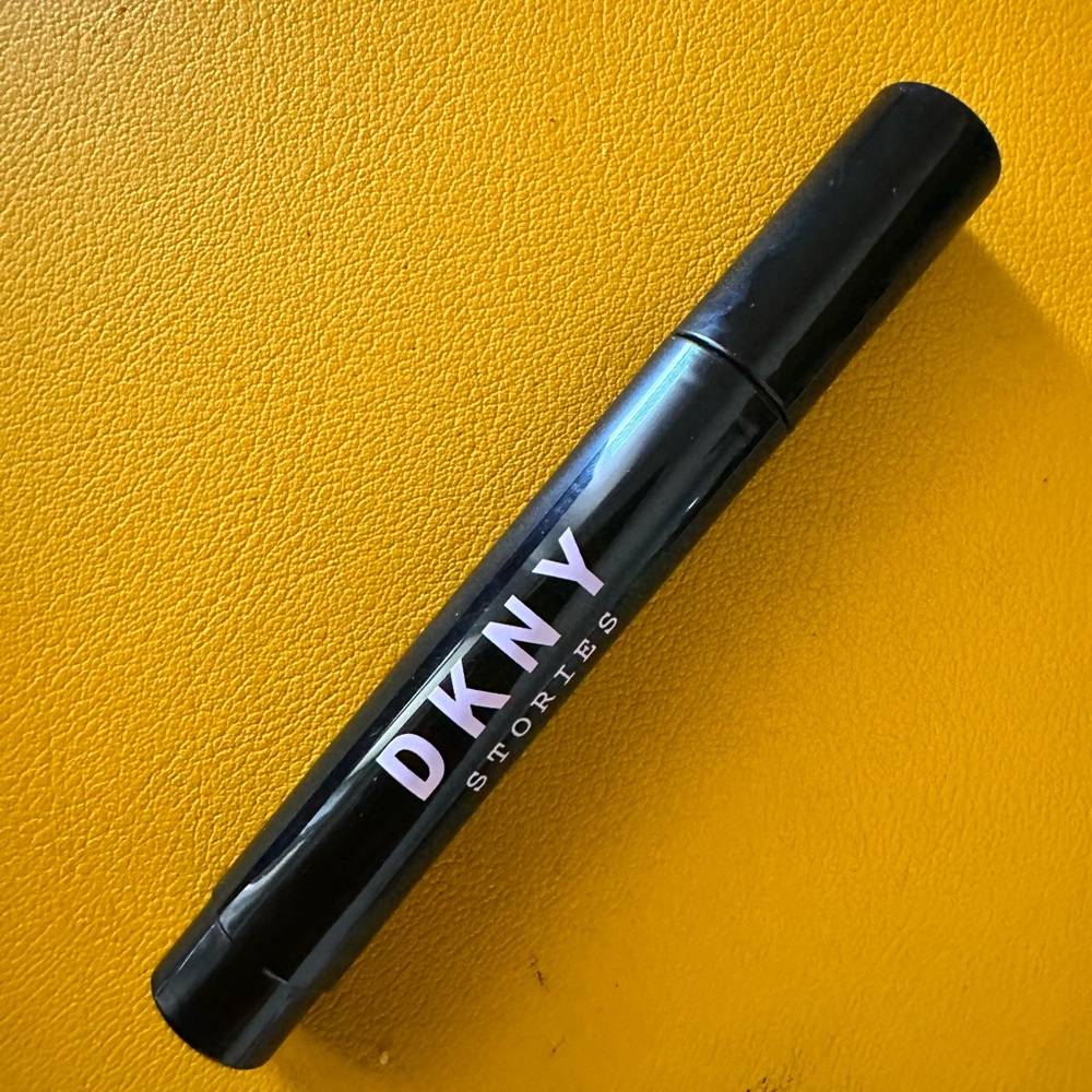 DKNY Marker